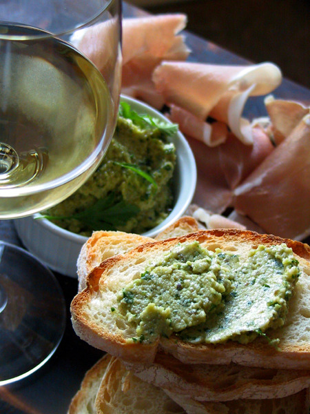 Ever Wonder About the Italian Wine Soave?