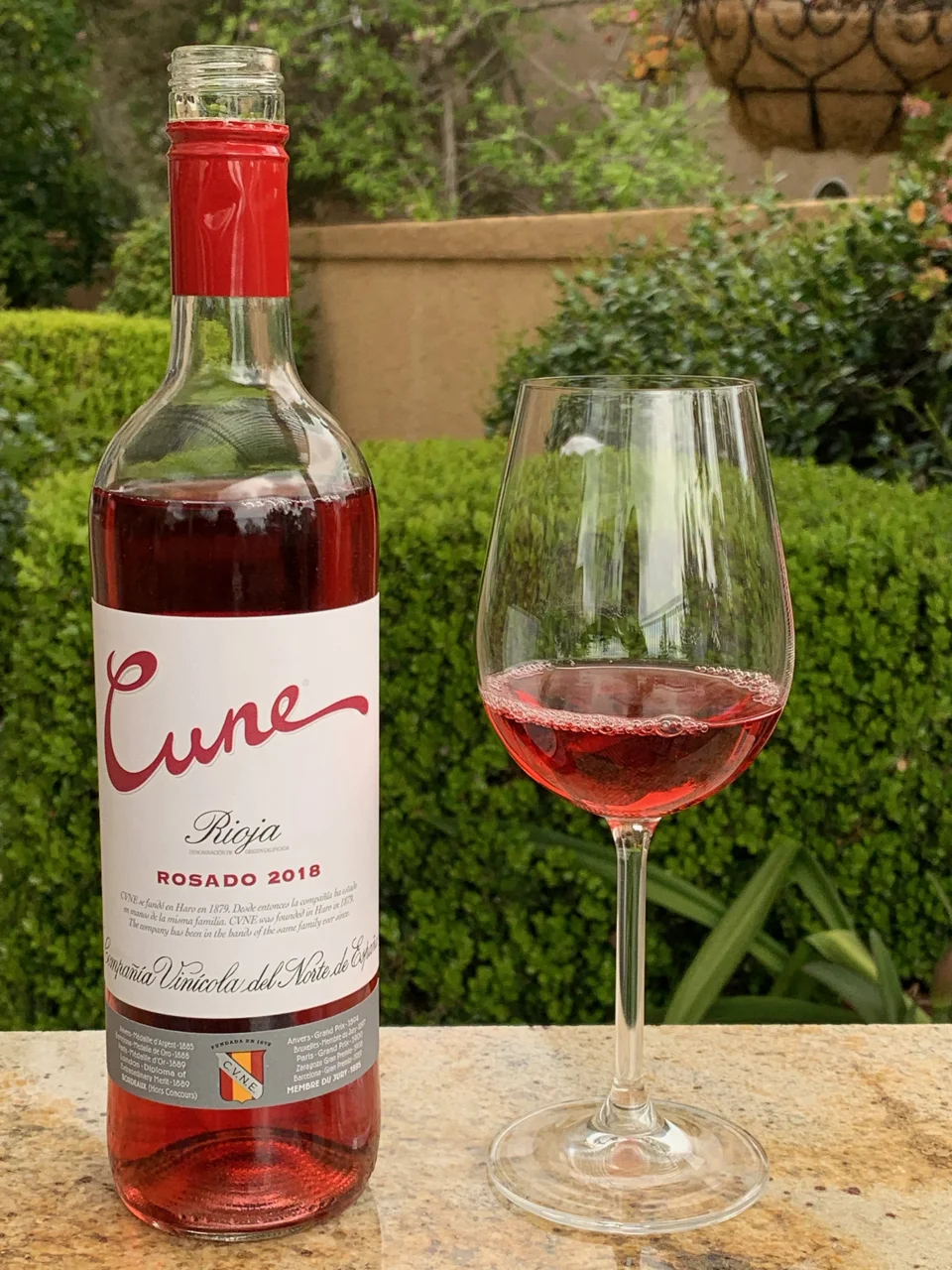 Behind the Cork™ - Cune Rosado